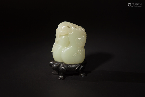 Chinese Jade Carved Hulu Toggle, 19th Century