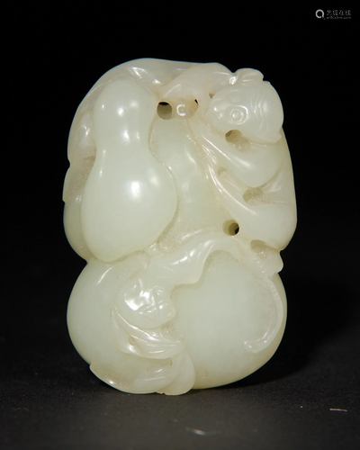 Chinese White Jade Hulu Gourds Toggle, 18-19th Century