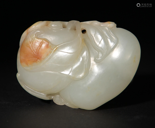 Chinese White Jade Toggle of Peaches, 18th Century