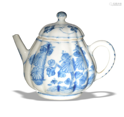 Chinese Blue and White Export Teapot, Kangxi Period