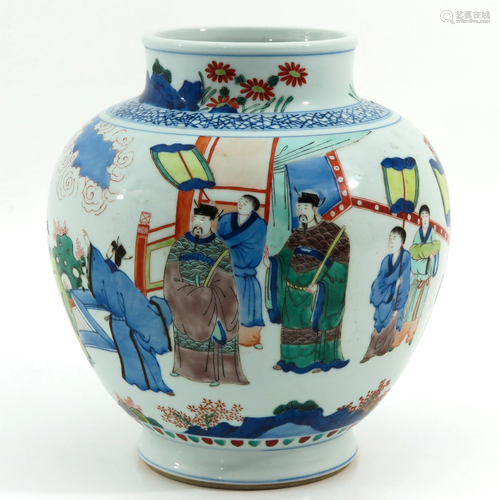 A Wucai Decor Vase