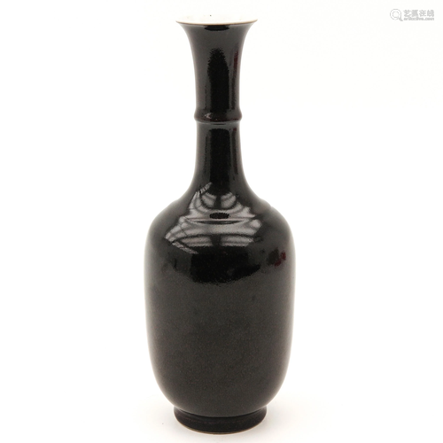 A Brown Glaze Vase