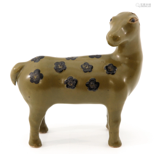 A Tea Dust Decor Animal Sculpture