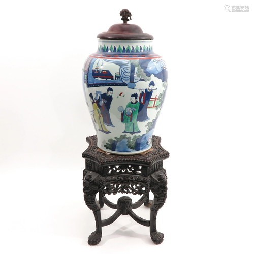 A Doucai Decor Jar with Cover