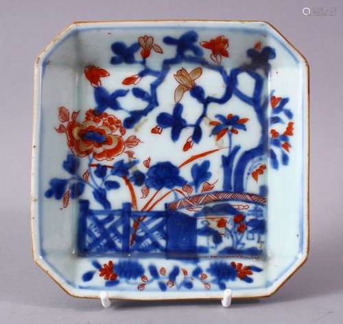 A 19TH CENTURY JAPANESE IMARI DECORATED SPOON TRAY, 13cm diameter.