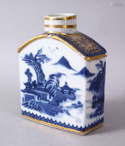 A CHINESE 18TH CENTURY QIANLONG BLUE & WHITE PORCELAIN CADDY, with scenes of a landscape with gilt