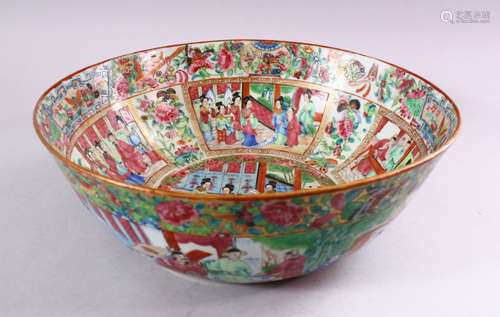 A FINE 18TH / 19TH CENTURY CHINESE CANTON FAMILLE ROSE PORCELAIN BASIN / BOWL, the bowl decorated