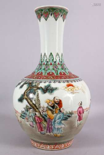 A CHINESE REPUBLIC STYLE FAMILLE ROSE PORCELAIN VASE, decorated with immortal figures and children