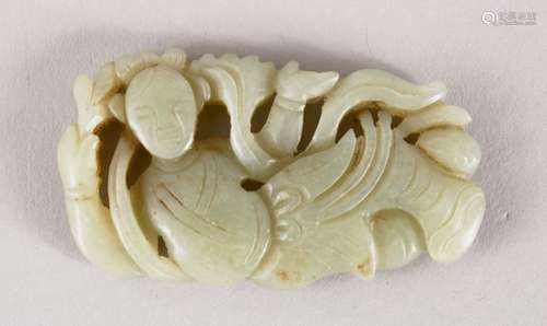 A GOOD 19TH / 20TH CENTURY CHINESE CARVED CELADON JADE PENDANT OF A GODDESS, the goddess recumbent