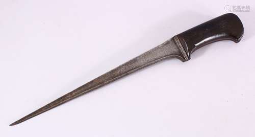 A FINE 18TH / 19TH CENTURY LARGE INDIAN WATERED STEEL DAGGER, with a carved wooden handle, 45cm.