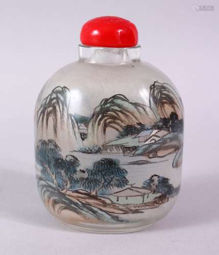 A LARGE EARLY 20TH CENTURY CHINESE REVERSE GLASS PAINTING SNUFF BOTTLE, with landscape, 10cm high