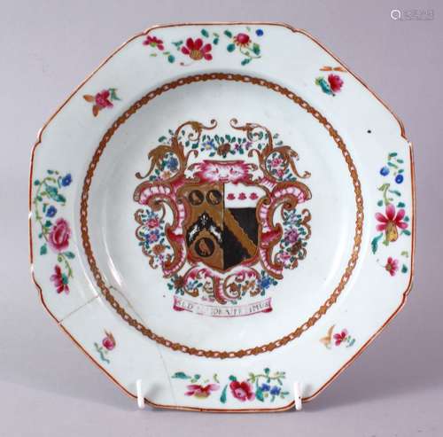 AN 18TH CENTURY CHINESE FAMILLE ROSE ARMORIAL OCTAGONAL SHAPED DISH, the arm are Flyght impailing