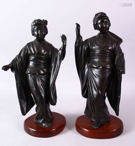 A FINE PAIR OF LARGE 19TH CENTURY JAPANESE BRONZE FIGURES OF GEISHAS, Meiji period 1868-1912, seal