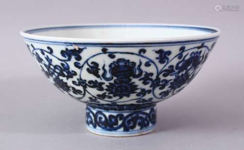 A CHINESE MING STYLE BLUE & WHITE PORCELAIN BOWL, decorated with roundel depicting lotus and