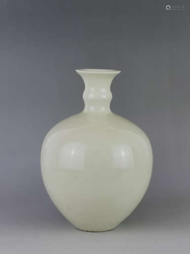 Chinese Ding Wave Porcelain Bottle