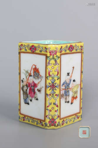 Chinese Famille Rose Porcelain Brush Pot