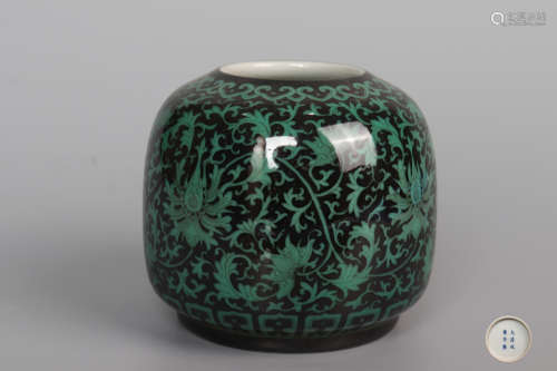 Chinese Pattern Spittoon With Black Backgroundporcelain Water Vessel