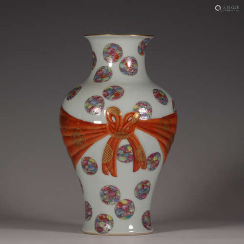 Chinese Famille Rose Porcelain Bottle