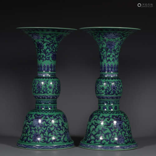 Chinese Pair Of Blue And White Porcelain Vessel