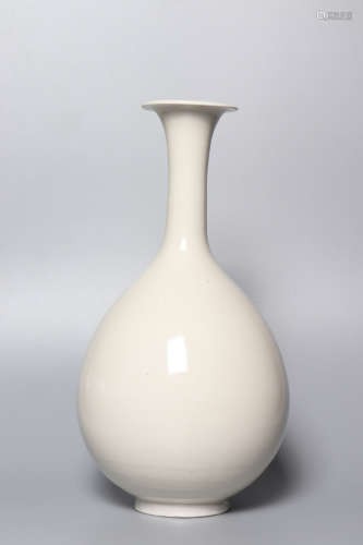 Chinese Ding Wave Porcelain Bottle