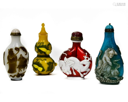 FOUR CHINESE PEKING GLASS SNUFF BOTTLES