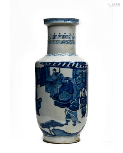 CHINESE BLUE AND WHITE PORCELAIN VASE