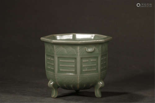 A Chinese Porcelain Incense Burner