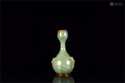 A Chinese Porcelain Vase