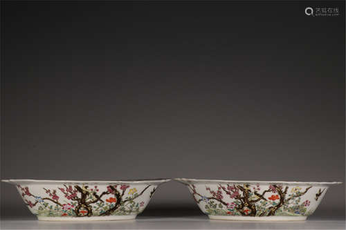 A Pair of Chinese Famille-Rose Porcelain Flower Pots