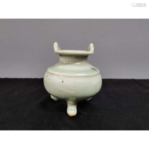 A Chinese Longquan-Type Censer