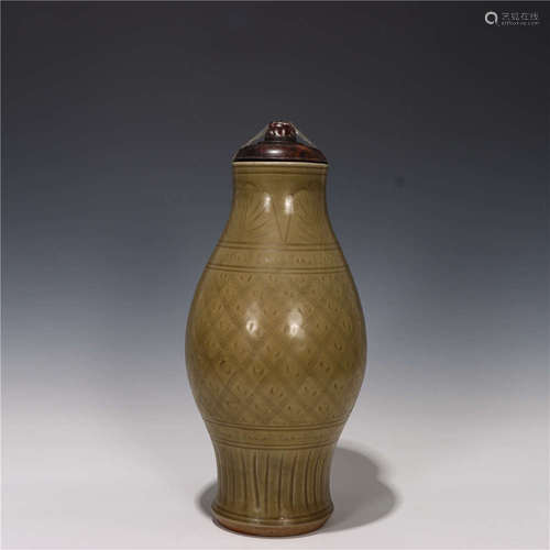 a chinese ming Long Quan porcelain vase