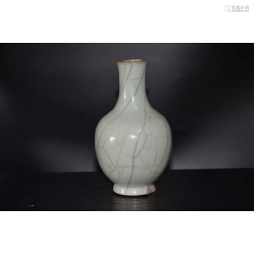 A Milky white glaze Guanyin bottle