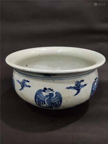 a chinese blue and white porcelain censer