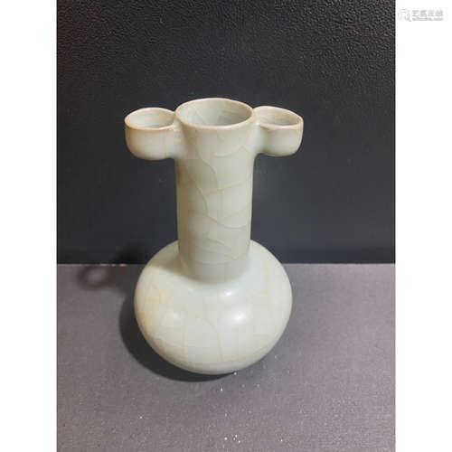 a chinese southern song long quan vase