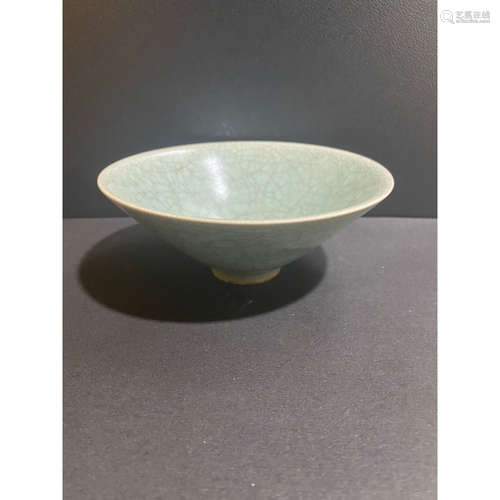 a chinese southern song long quan bowl