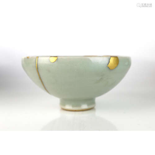 a chinese song long quan tea bowl