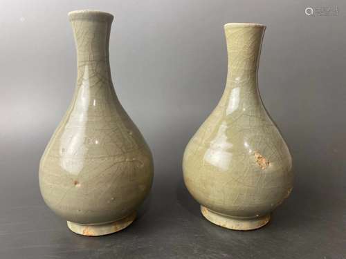 two chinese yue dynasty long quan vases