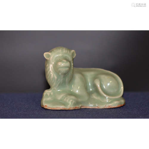 a chinese Long Quan Porcelain animal