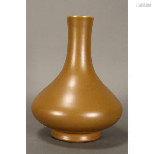 a chinese tea dust glaze vase