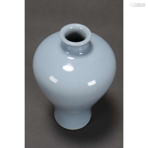 a chinese monochrome vase