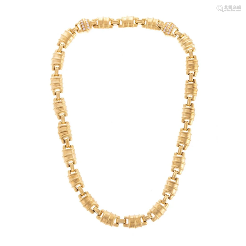 A Judith Ripka Necklace in 18K Yellow Gold