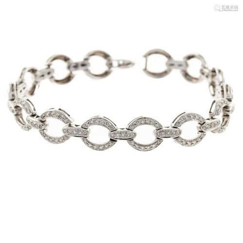 An Open Circle Diamond Link Bracelet in 18K