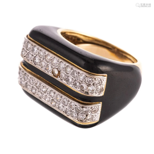 An Onyx Ring with Diamond Stripes in 18K