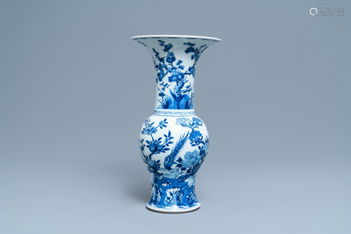 A Chinese blue and white yenyen vase with a bird among