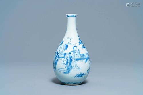 A Chinese blue and white pear-shaped bottle vase,