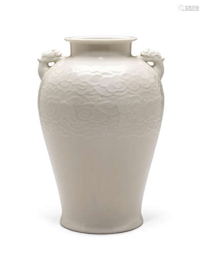 Seifu Yohei III (1851-1914) A white porcelain jar Meiji (1868-1912) or Taisho (1912-1926) era, early 20th century