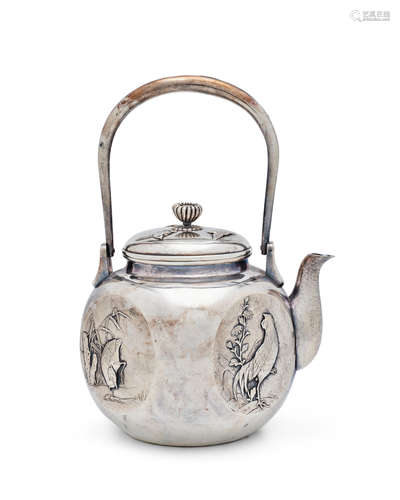 A silver teapot Meiji (1868-1912) or Taisho (1912-1926) era, early 20th century