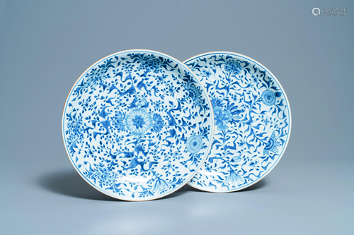 A pair of Chinese blue and white dishes with floral