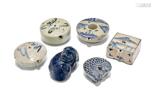 A group of six porcelain water droppers decorated in cobalt Joseon dynasty (1392-1897), 19th century, or 20th century