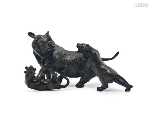 Seiya workshop (late 19th century) A bronze model of a lion and rhino Meiji era (1868-1912), late 19th century